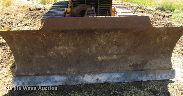 image for item DG1331 2004 John Deere 450H LT dozer