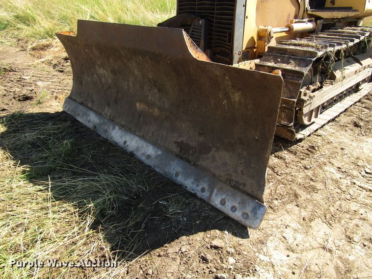 image for item DG1331 2004 John Deere 450H LT dozer