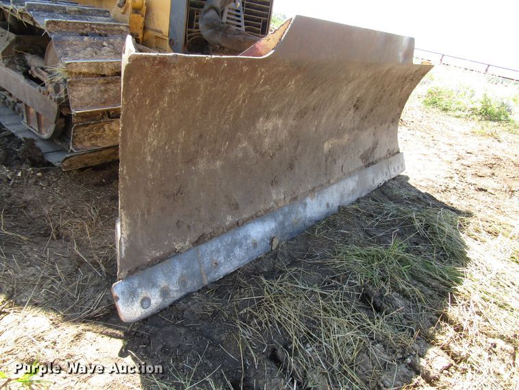 image for item DG1331 2004 John Deere 450H LT dozer