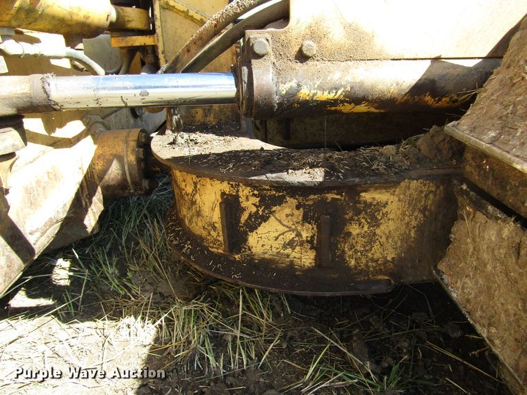 image for item DG1331 2004 John Deere 450H LT dozer