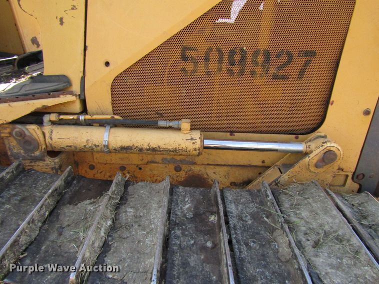 image for item DG1331 2004 John Deere 450H LT dozer