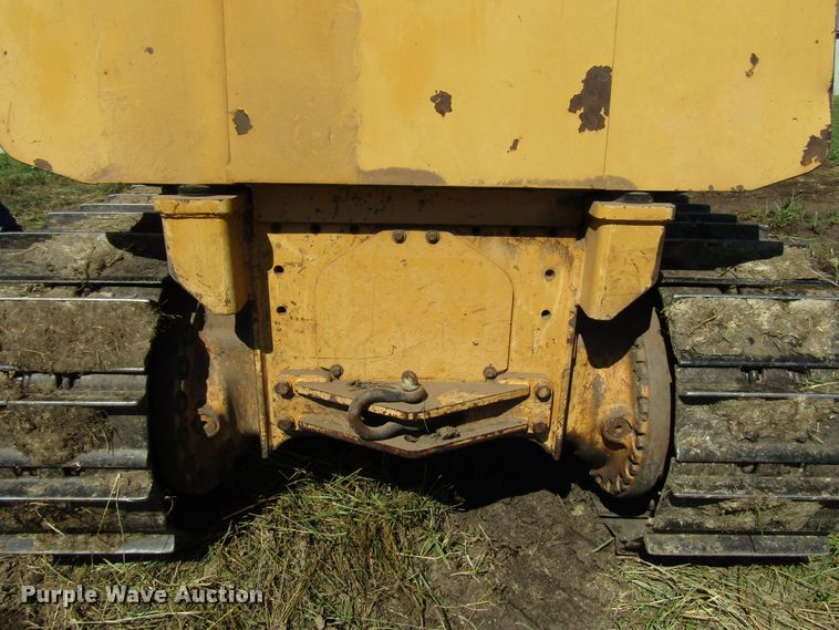 image for item DG1331 2004 John Deere 450H LT dozer