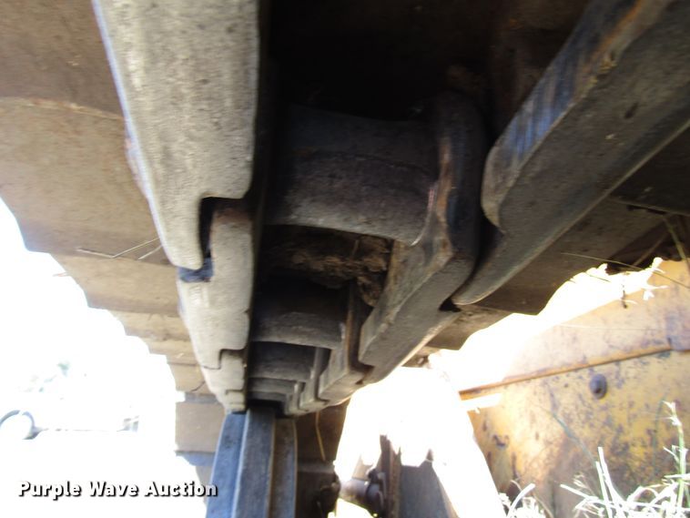 image for item DG1331 2004 John Deere 450H LT dozer