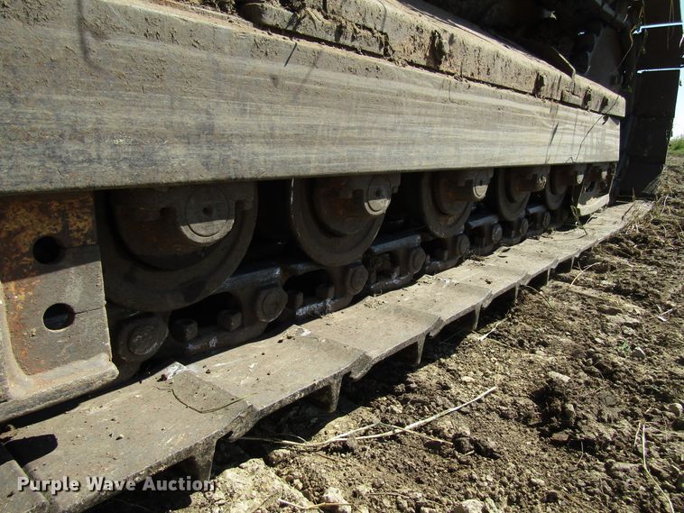 image for item DG1331 2004 John Deere 450H LT dozer