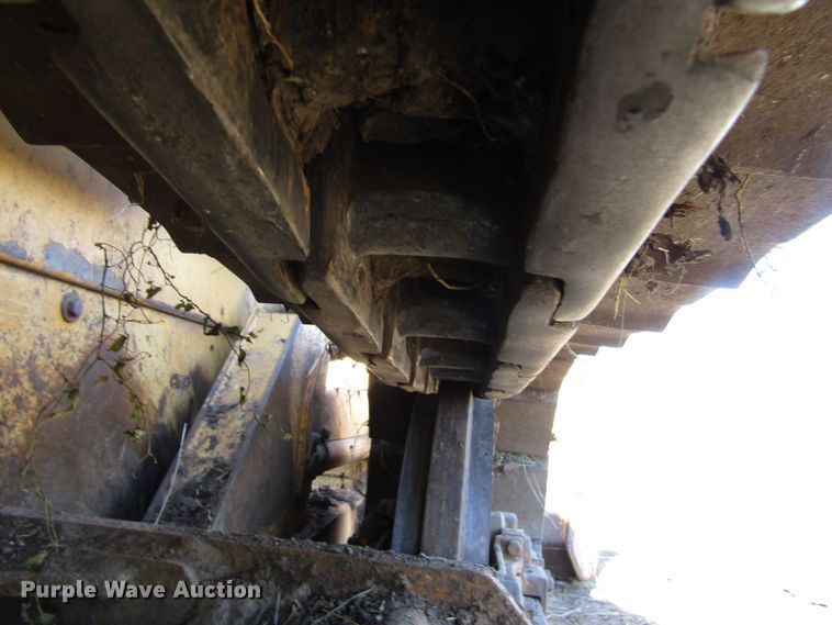 image for item DG1331 2004 John Deere 450H LT dozer