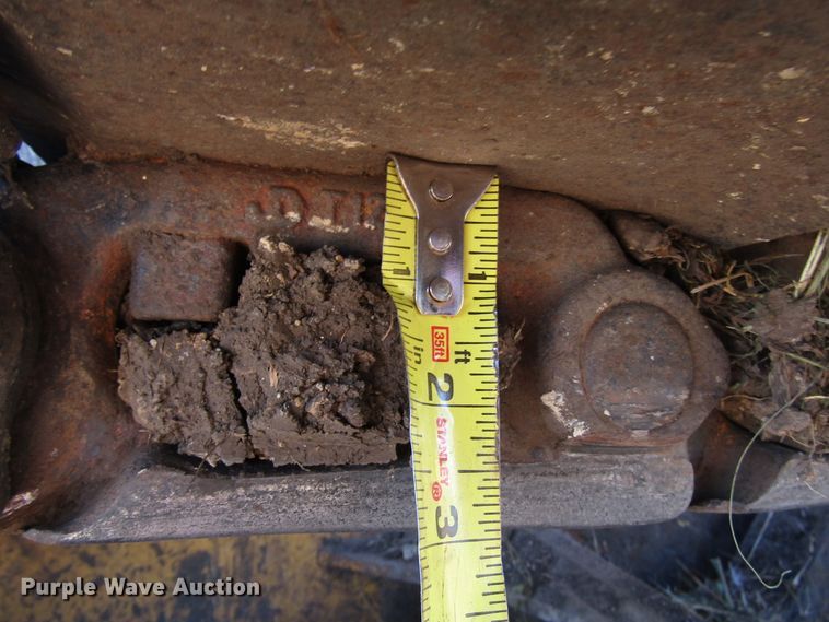 image for item DG1331 2004 John Deere 450H LT dozer