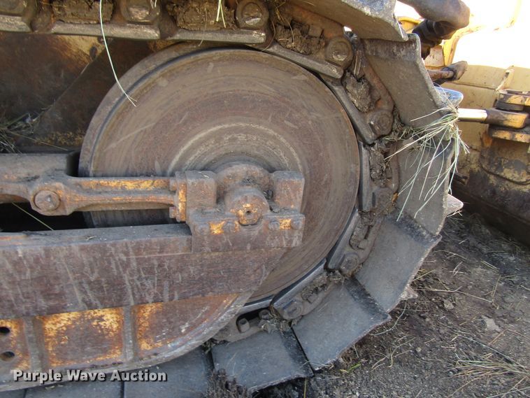 image for item DG1331 2004 John Deere 450H LT dozer