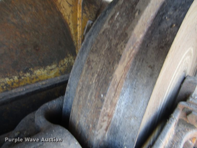 image for item DG1331 2004 John Deere 450H LT dozer