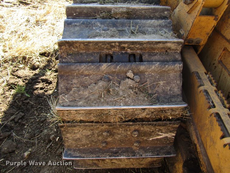 image for item DG1331 2004 John Deere 450H LT dozer