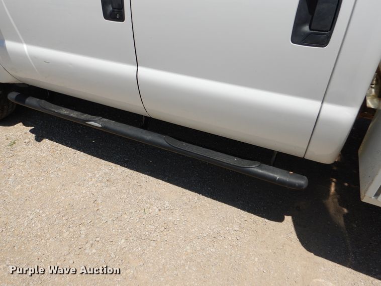 image for item DY9851 2002 Ford F550 XL Crew Cab service truck