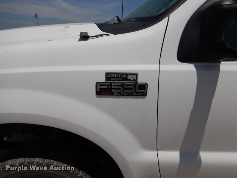 image for item DY9851 2002 Ford F550 XL Crew Cab service truck