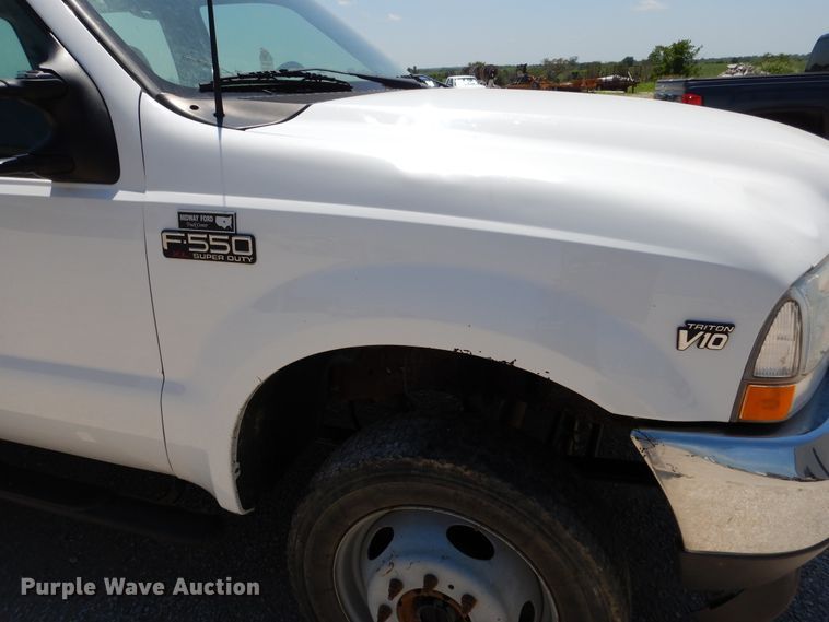 image for item DY9851 2002 Ford F550 XL Crew Cab service truck