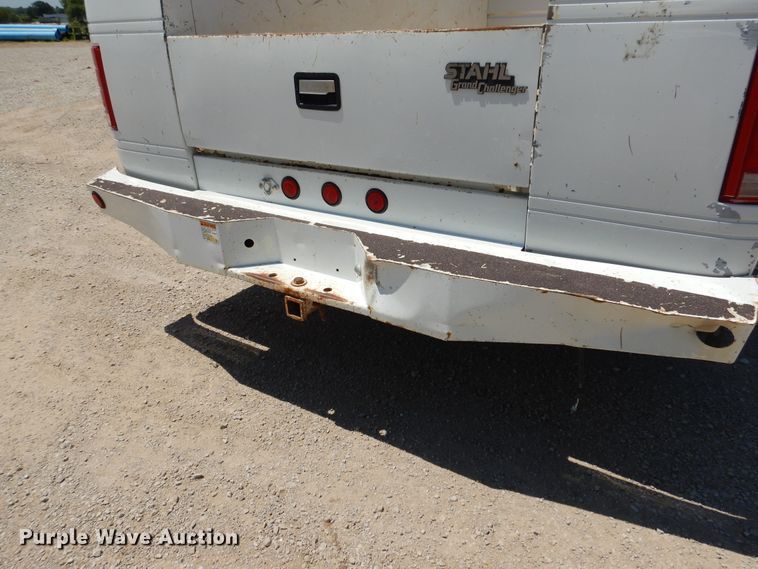 image for item DY9851 2002 Ford F550 XL Crew Cab service truck