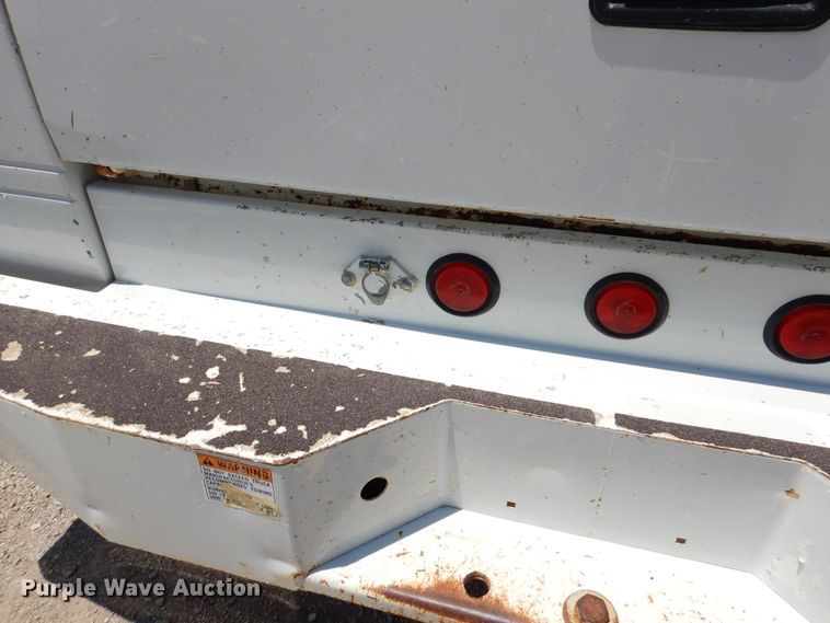 image for item DY9851 2002 Ford F550 XL Crew Cab service truck