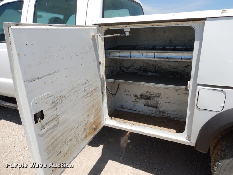 image for item DY9851 2002 Ford F550 XL Crew Cab service truck