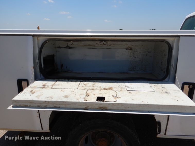 image for item DY9851 2002 Ford F550 XL Crew Cab service truck