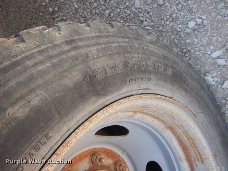 image for item DY9851 2002 Ford F550 XL Crew Cab service truck