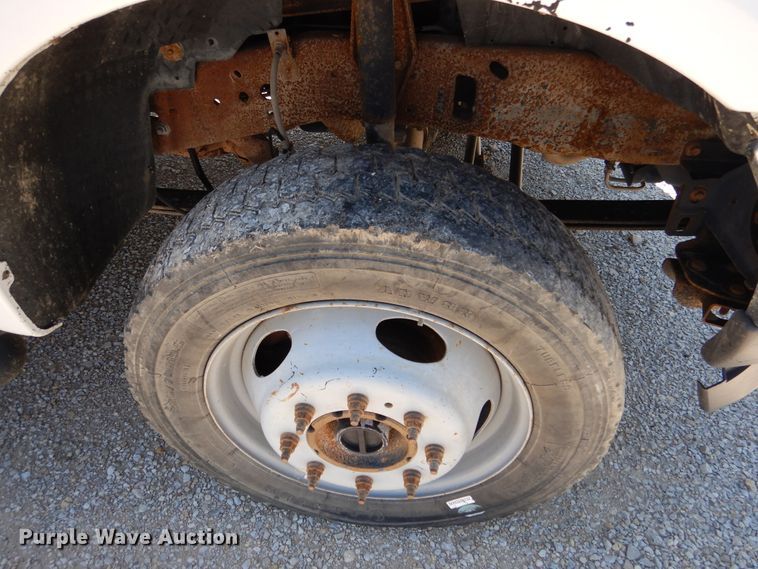 image for item DY9851 2002 Ford F550 XL Crew Cab service truck