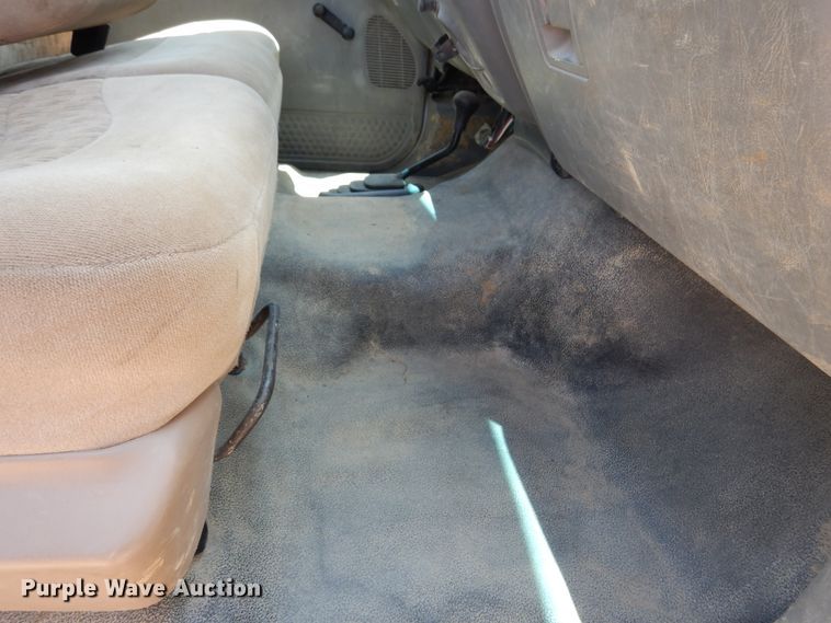 image for item DY9851 2002 Ford F550 XL Crew Cab service truck