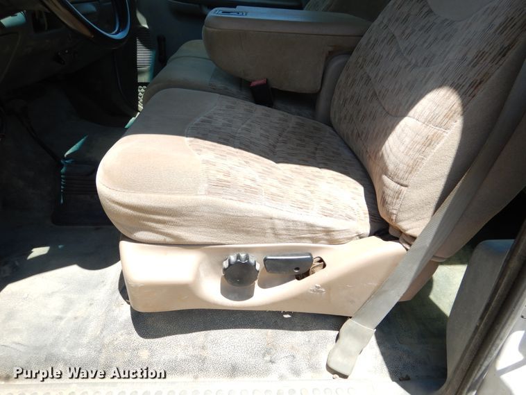 image for item DY9851 2002 Ford F550 XL Crew Cab service truck