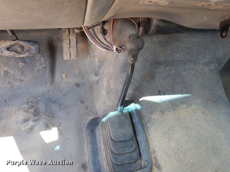 image for item DY9851 2002 Ford F550 XL Crew Cab service truck