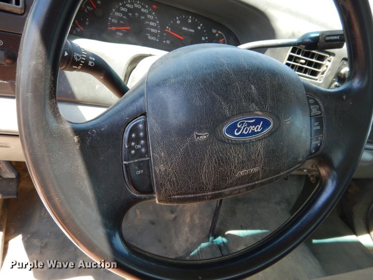 image for item DY9851 2002 Ford F550 XL Crew Cab service truck