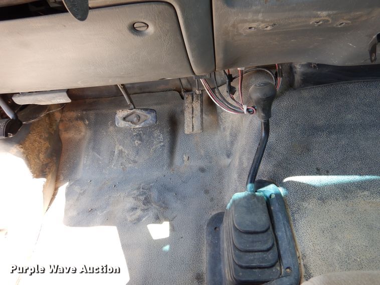 image for item DY9851 2002 Ford F550 XL Crew Cab service truck