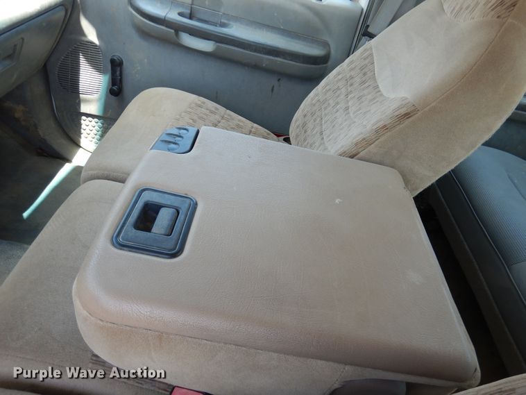 image for item DY9851 2002 Ford F550 XL Crew Cab service truck