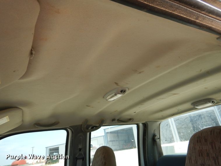 image for item DY9851 2002 Ford F550 XL Crew Cab service truck