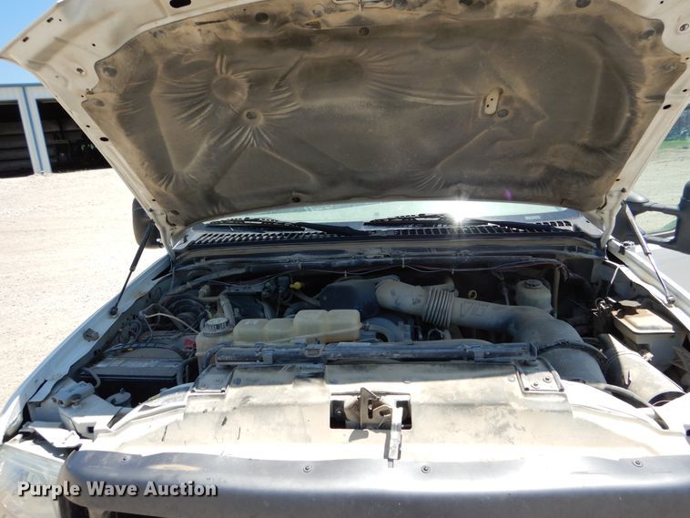 image for item DY9851 2002 Ford F550 XL Crew Cab service truck