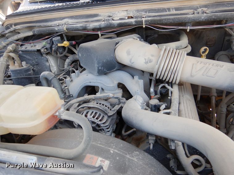 image for item DY9851 2002 Ford F550 XL Crew Cab service truck