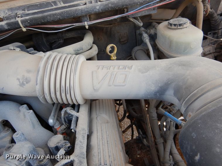 image for item DY9851 2002 Ford F550 XL Crew Cab service truck