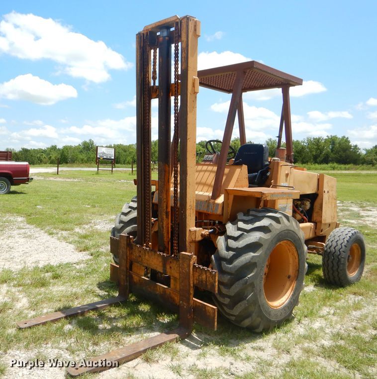 image for item ED9432 Case 586C forklift