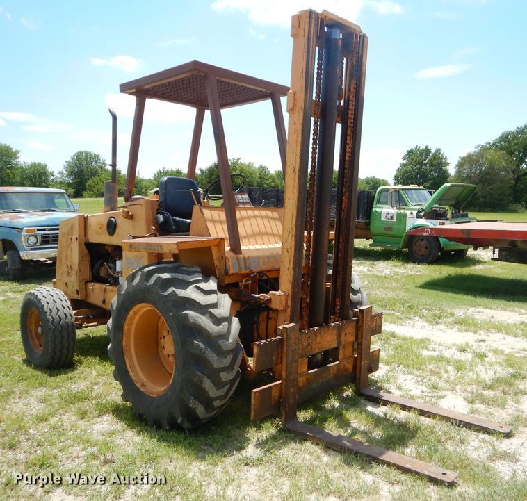 image for item ED9432 Case 586C forklift