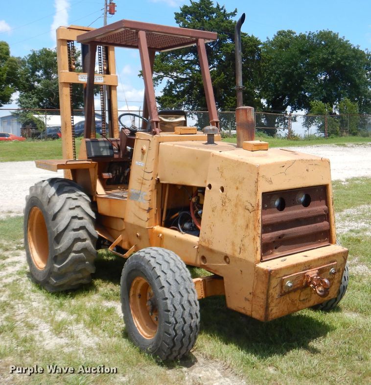 image for item ED9432 Case 586C forklift