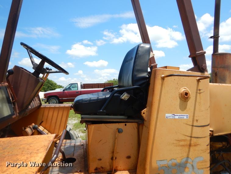 image for item ED9432 Case 586C forklift