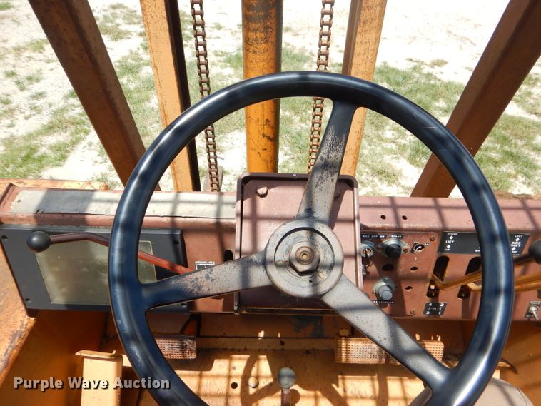 image for item ED9432 Case 586C forklift