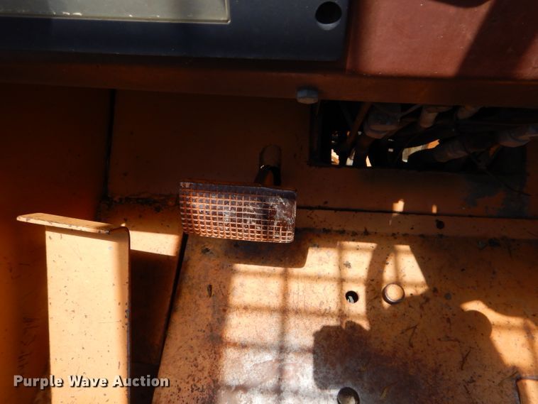 image for item ED9432 Case 586C forklift