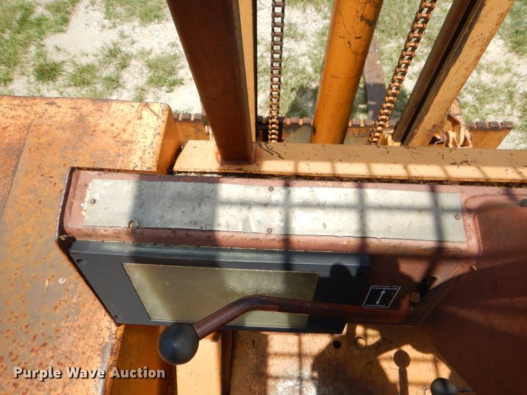 image for item ED9432 Case 586C forklift