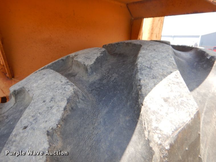 image for item ED9432 Case 586C forklift