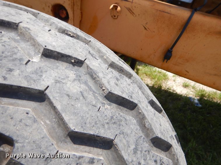 image for item ED9432 Case 586C forklift