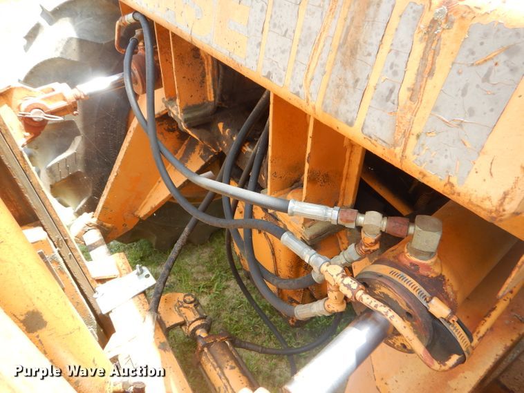 image for item ED9432 Case 586C forklift