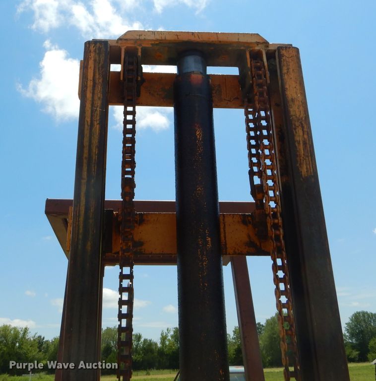 image for item ED9432 Case 586C forklift