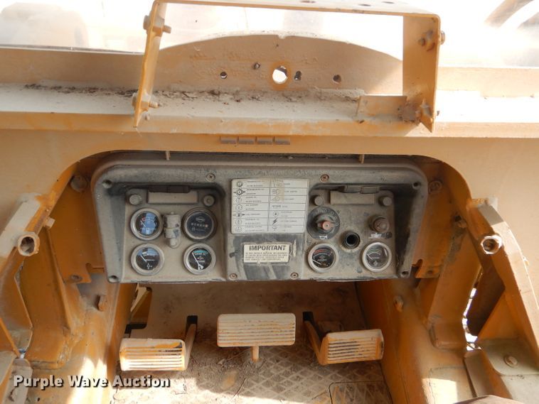 image for item ED9463 Fiat-Allis FL10 track loader