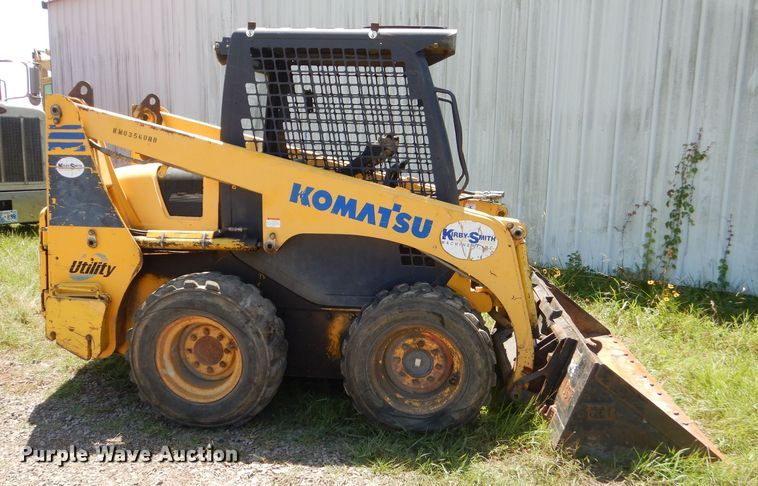 image for item ED9470 2003 Komatsu SK815 skid steer