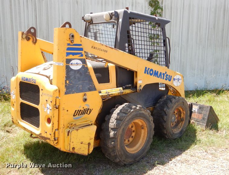 image for item ED9470 2003 Komatsu SK815 skid steer