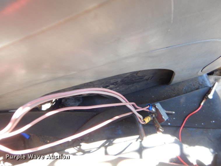 image for item ED9470 2003 Komatsu SK815 skid steer