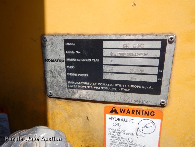 image for item ED9470 2003 Komatsu SK815 skid steer