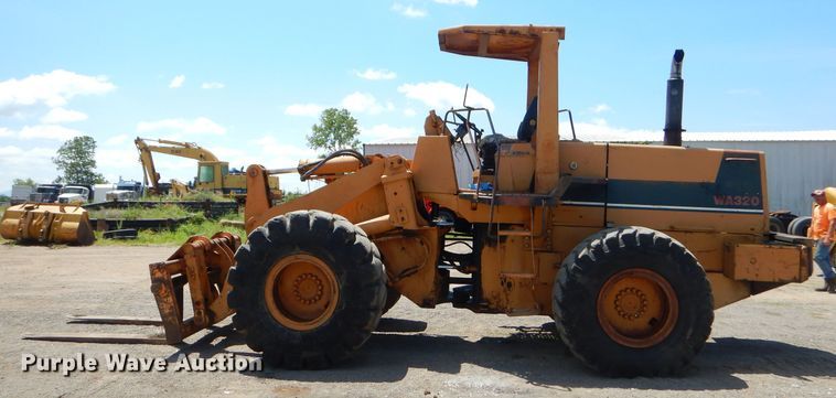 image for item ED9471 1989 Komatsu WA320-1 wheel loader