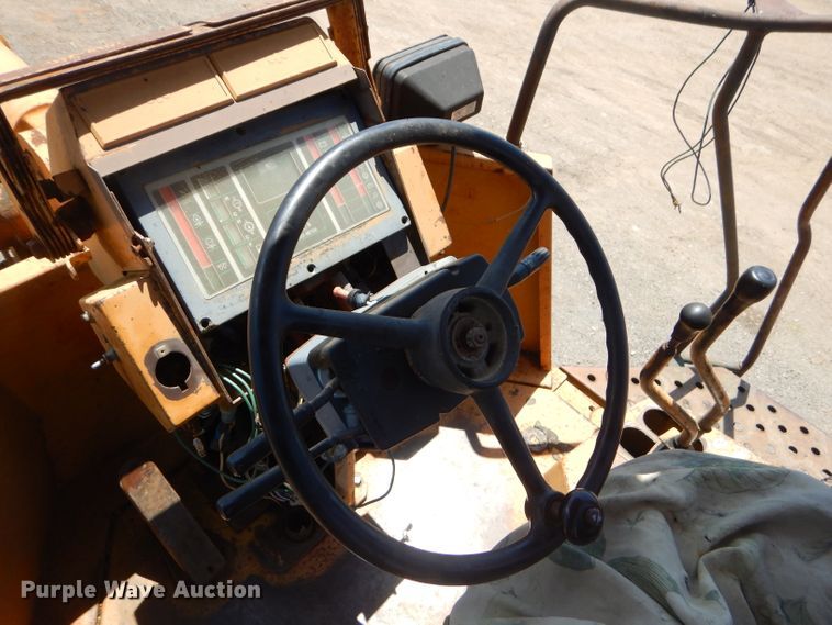 image for item ED9471 1989 Komatsu WA320-1 wheel loader